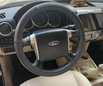 Ford Everest 2010 - Màu đen, xe nhập