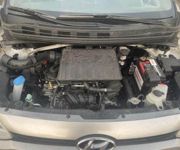 Hyundai Grand i10 2016 - Màu bạc xe gia đình, 285 triệu