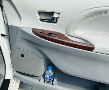 Toyota Sienna 2012 - Tặng ngay 1 miếng vàng thần tài - Miễn phí 100% thuế trước bạ khi mua xe trong tháng