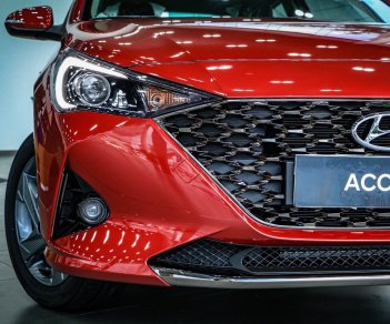 Hyundai Accent 2022 - Màu đỏ, xe mới 100%