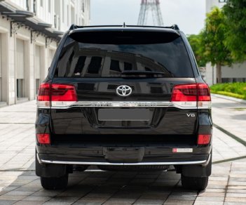 Toyota Land Cruiser 2018 - Màu đen, nhập khẩu nguyên chiếc