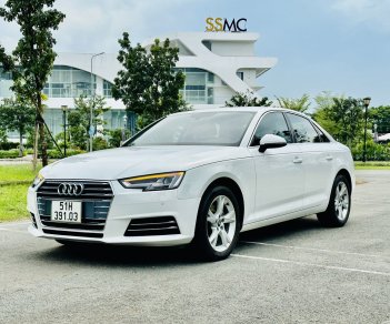 Audi A4 2017 - Màu trắng /nội thất nâu