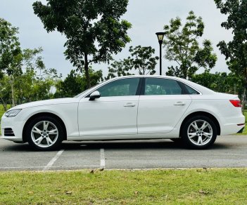 Audi A4 2017 - Màu trắng /nội thất nâu