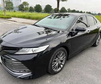 Toyota Camry 2021 - Nhập khẩu nguyên chiếc, giá 1 tỷ 235tr