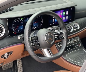 Mercedes-Benz 2021 - Trắng nội thất nâu