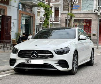 Mercedes-Benz 2021 - Trắng nội thất nâu