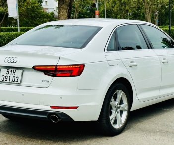 Audi A4 2017 - Màu trắng /nội thất nâu