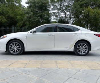 Lexus ES 300 H 2016 - Bán Lexus ES 300h sản xuất năm 2016, màu trắng, xe nhập