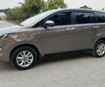 Toyota Innova 2018 - Số sàn xe gia đình, nói không với taxi dịch vụ