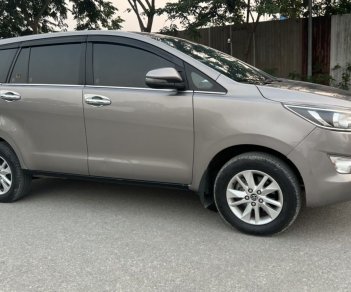 Toyota Innova 2018 - Số sàn xe gia đình, nói không với taxi dịch vụ