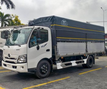 Hino 300 Series 2022 - Xe tải Hino 3.5 tấn thùng mui bạt 2022