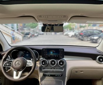 Mercedes-Benz GLC 300 2021 - Màu trắng, biển Hà Nội