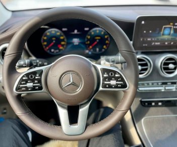 Mercedes-Benz GLC 300 2021 - Màu trắng, biển Hà Nội