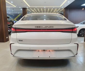 BAIC Beijing U5 Plus 2022 - Màu trắng, nhập khẩu, mẫu xe sedan đô thị hạng C hoàn toàn mới tại thị trường Việt Nam