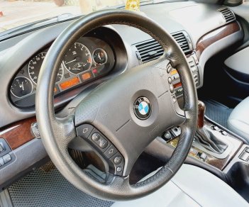 BMW 318i 2004 - Màu bạc, xe nhập