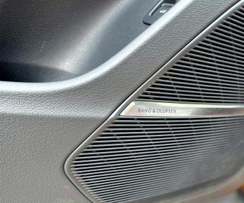 Audi Q8 2020 - Xe màu cam