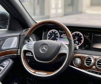 Mercedes-Benz S560 2015 - Xe màu đen