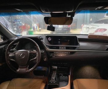 Lexus ES 300 2020 - Xe chạy 8000 cây siêu lướt