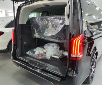 Mercedes-Benz V250 2022 - Màu đen, nhập khẩu