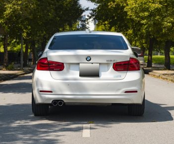 BMW 320i 2016 - Cần bán lại xe odo 4,8 vạn km