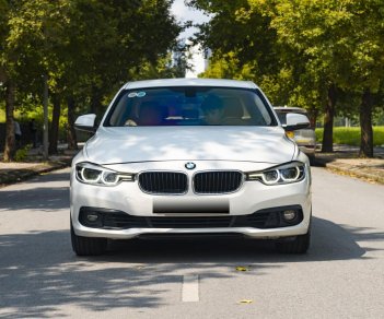 BMW 320i 2016 - Cần bán lại xe odo 4,8 vạn km