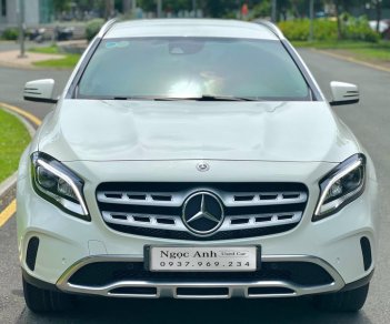 Mercedes-Benz GLA 200 2017 - Nhập nguyên chiếc - Màu trắng nội thất đen - Odo hơn 3 vạn km