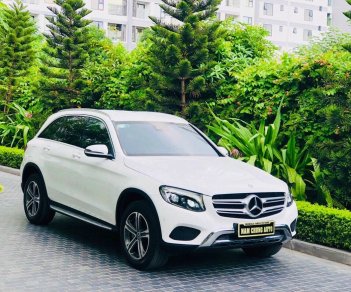 Mercedes-Benz GLC 250 2017 - Trắng đen, hỗ trợ 70% ngân hàng