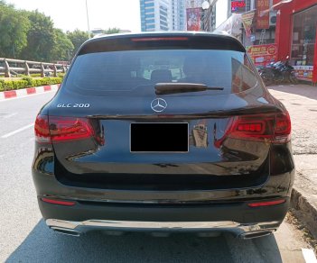 Mercedes-Benz GLC 200 2019 - Cần bán lại xe model 2020, màu đen, nội thất kem