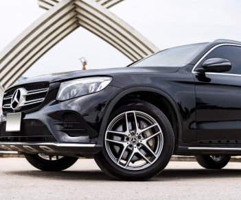 Mercedes-Benz GLC 300 2017 - Xe màu đen