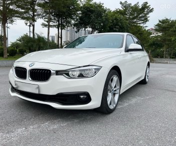 BMW 330i 2017 - Cần bán gấp - Xe full bảo dưỡng hãng