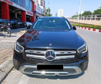 Mercedes-Benz GLC 200 2019 - Cần bán lại xe model 2020, màu đen, nội thất kem