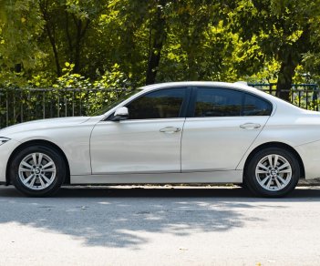 BMW 320i 2016 - Cần bán lại xe odo 4,8 vạn km