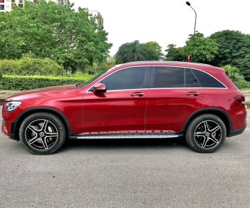 Mercedes-Benz GLC 300 2020 - Xe màu đỏ