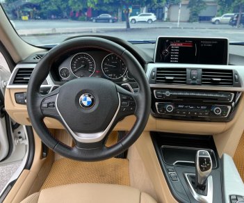 BMW 330i 2017 - Cần bán gấp - Xe full bảo dưỡng hãng