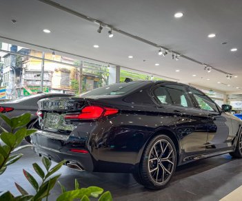 BMW 530i 2022 - Ưu đãi cực tốt đầu năm mới, đủ màu giao ngay, tặng quà trao tay tới quý khách hàng