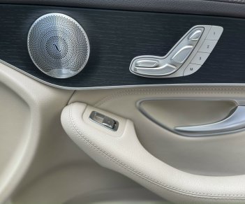 Mercedes-Benz GLC 300 2020 - 1 chủ từ đầu