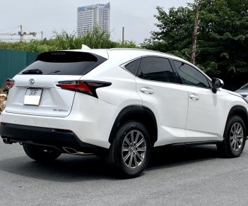 Lexus NX 200T 2015 - Màu trắng, nội thất nâu da bò trẻ trung