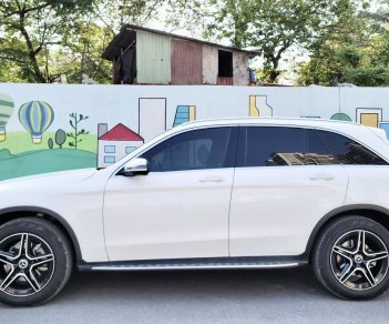 Mercedes-Benz GLC 300 2021 - Màu trắng