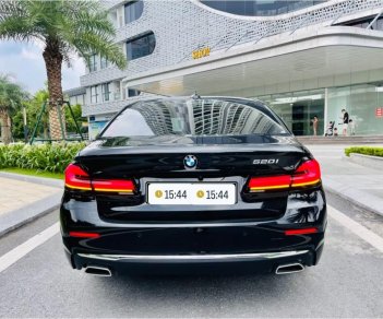 BMW 520i 2021 - Đen, nội thất nâu