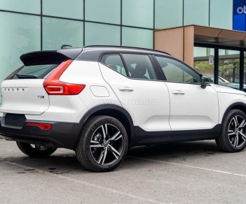 Volvo XC40 2022 - SUV sang trọng nhập khẩu từ Thụy Điển - Tặng 3 năm bảo dưỡng + 1 năm bảo hiểm thân vỏ