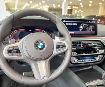 BMW 530i 2022 - Ưu đãi cực tốt đầu năm mới, đủ màu giao ngay, tặng quà trao tay tới quý khách hàng