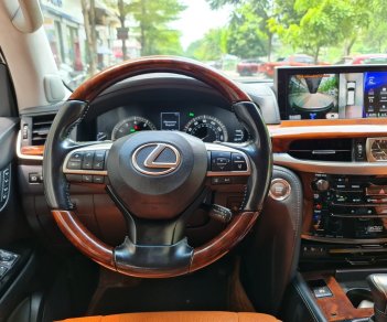 Lexus LX 570 2016 - Màu đen, nội thất da bò