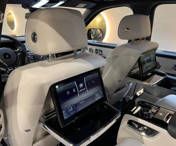 Rolls-Royce Cullinan 2022 - Mới 100%, giao ngay và nhận đặt theo yêu cầu