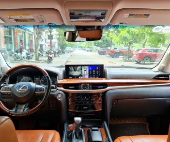 Lexus LX 570 2016 - Màu đen, nội thất da bò