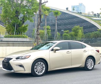 Lexus ES 250 2017 - Cần bán gấp xe màu vàng cát