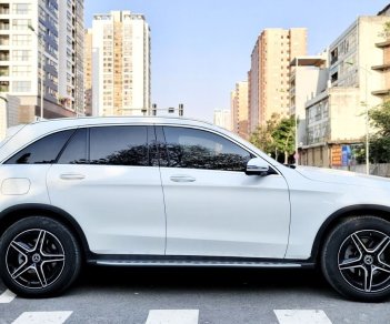 Mercedes-Benz GLC 300 2021 - Màu trắng