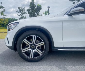 Mercedes-Benz GLC 200 2021 - Xe màu trắng