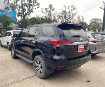 Toyota Fortuner 2017 - Máy xăng, biển SG, mua xe tại hãng