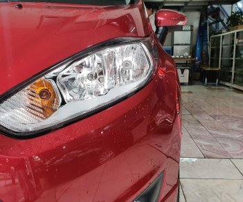 Ford Fiesta 2016 - Full option - Quá mới so với những xe cùng đời