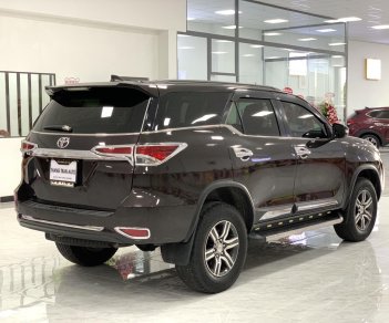 Toyota Fortuner 2017 - Cần bán lại xe siêu đẹp. Số sàn, máy dầu, 1 chủ từ đầu, hỗ trợ bank 60-70%, liên hệ giá tốt